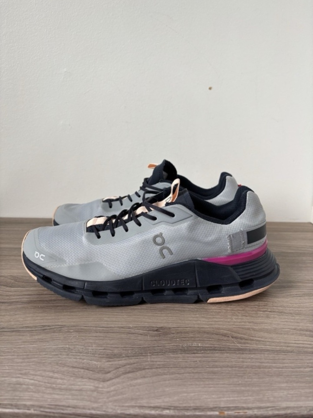 ON RUNNING Sneakers Cloudnova Form Glacier / Aurora Sz 9US❤️